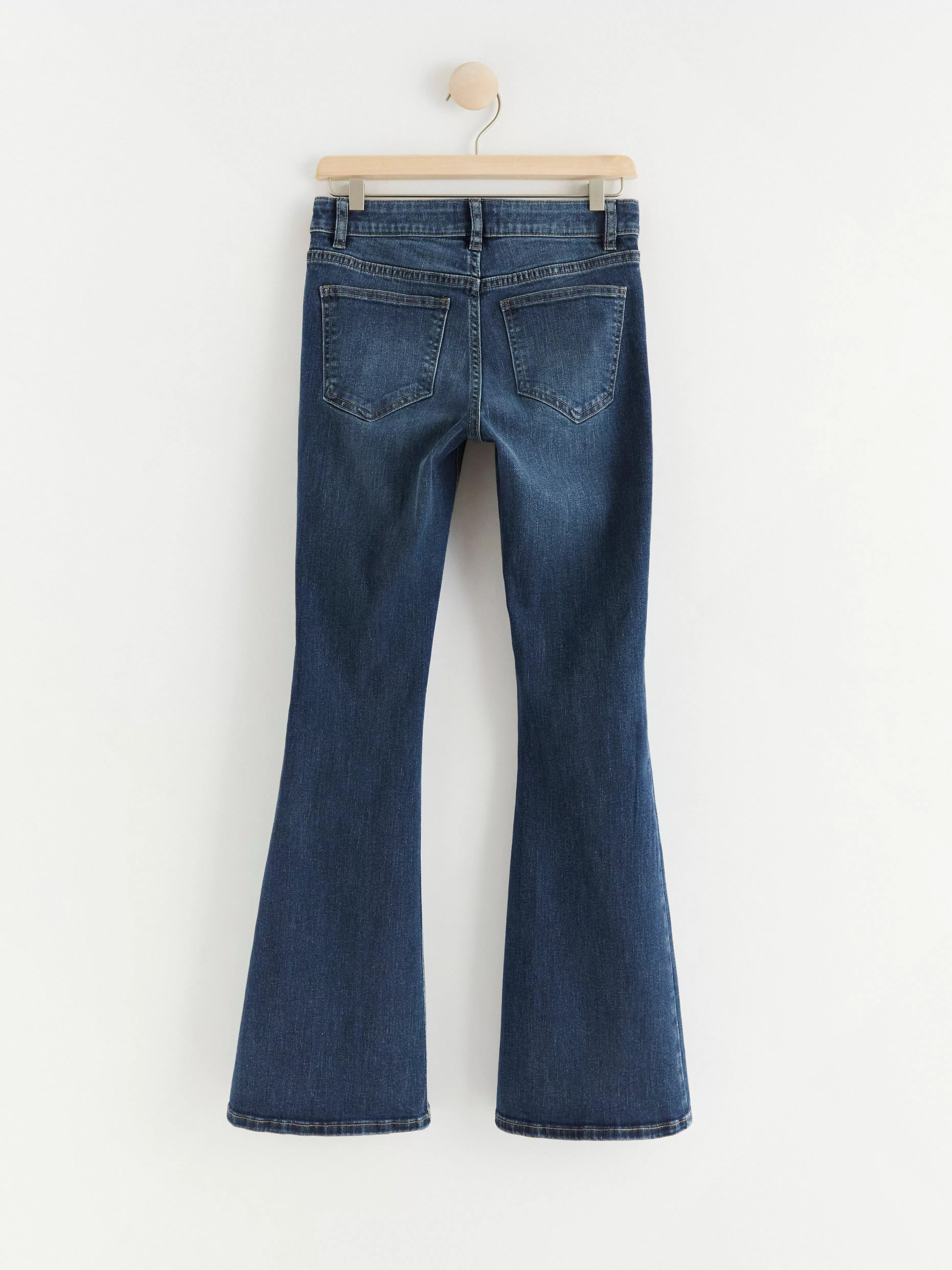 Barn Lindex Freja Jeans Med Utsvangt Ben, Superstretch Och Normalhog Midja