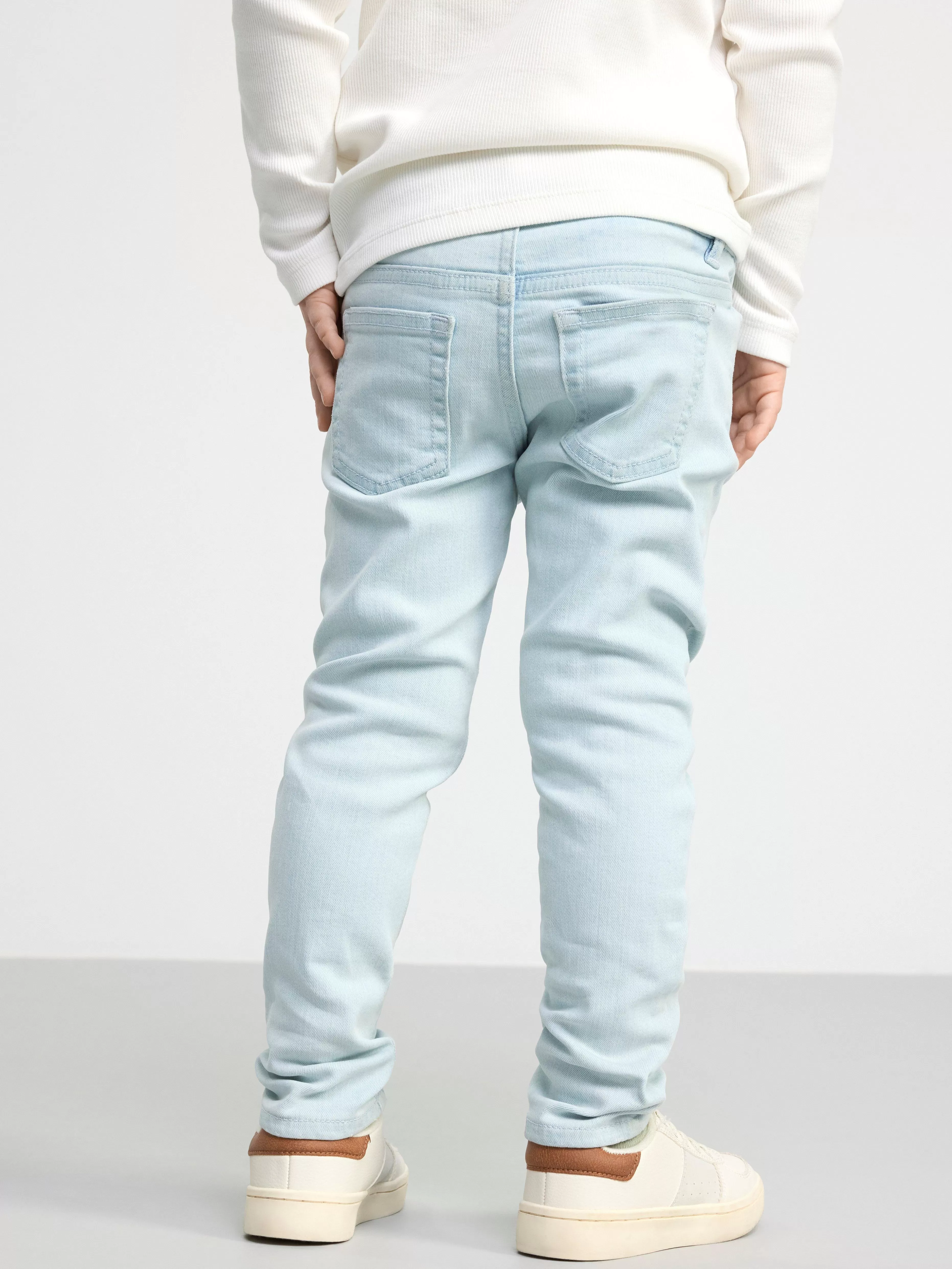 Barn Lindex Sam Superstretchiga Pull-Up-Jeans Med Slim Fit Och Normalhog Midja