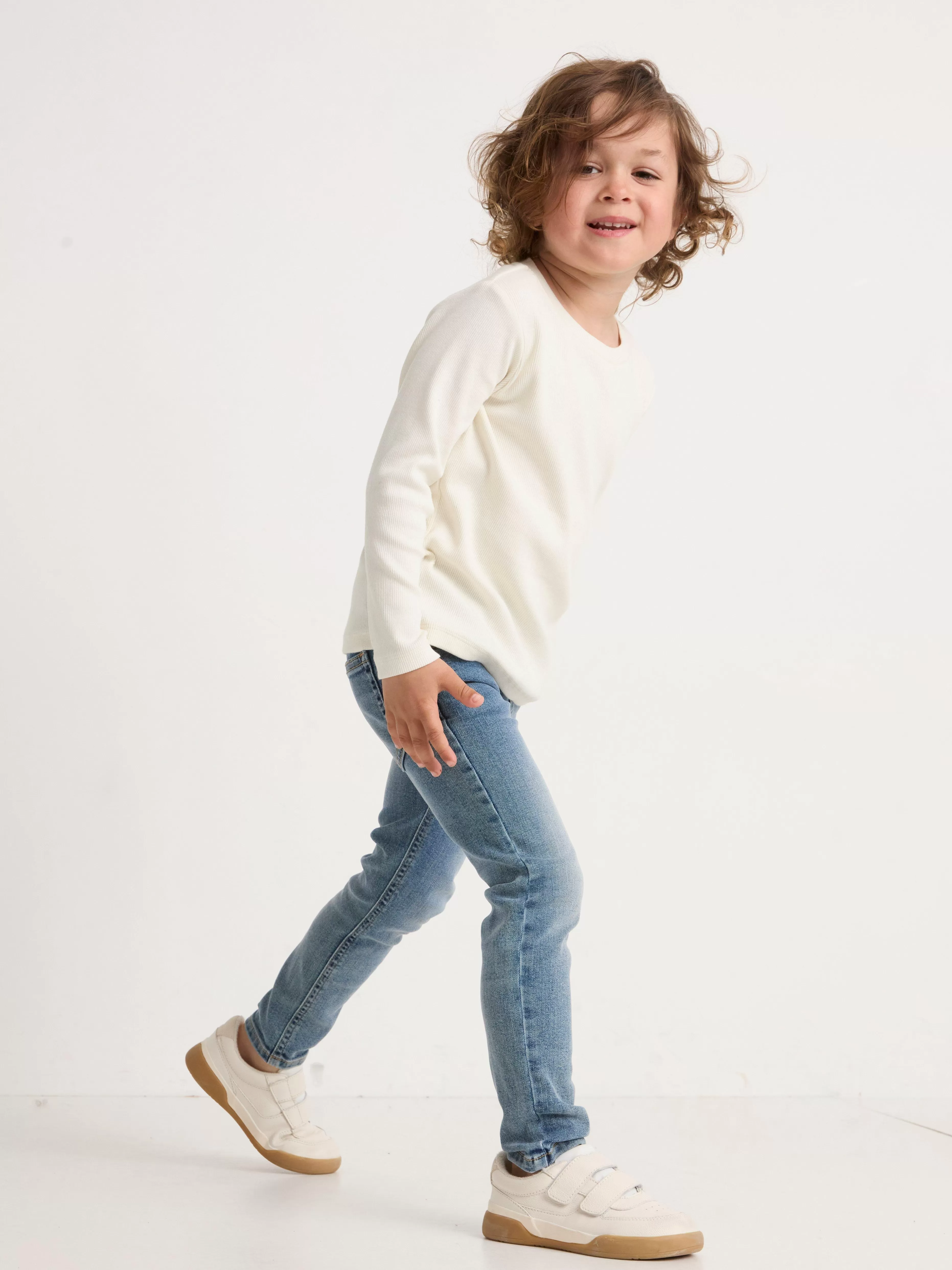 Barn Lindex Sam Superstretchiga Pull-Up-Jeans Med Slim Fit Och Normalhog Midja