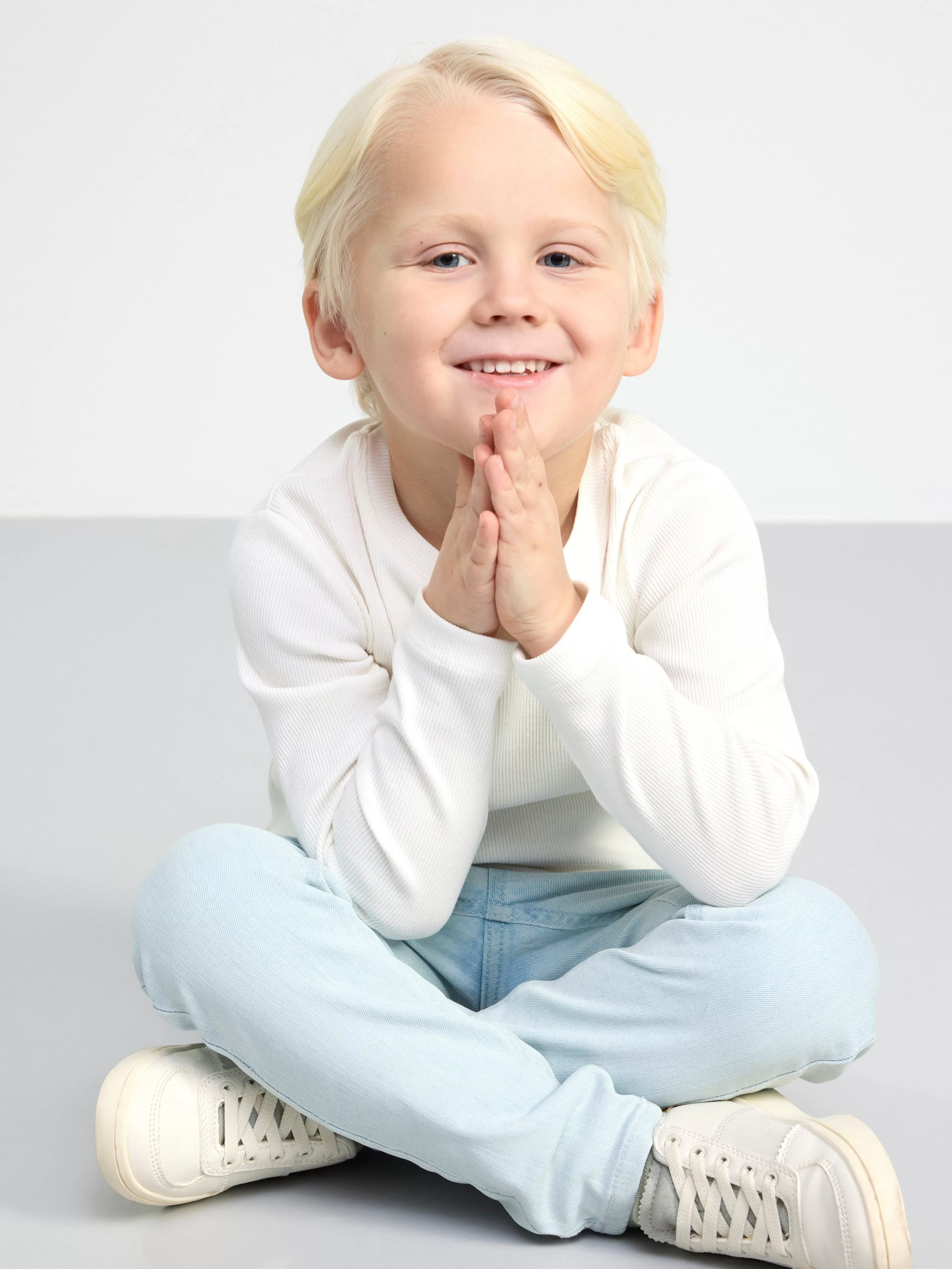 Barn Lindex Sam Superstretchiga Pull-Up-Jeans Med Slim Fit Och Normalhog Midja
