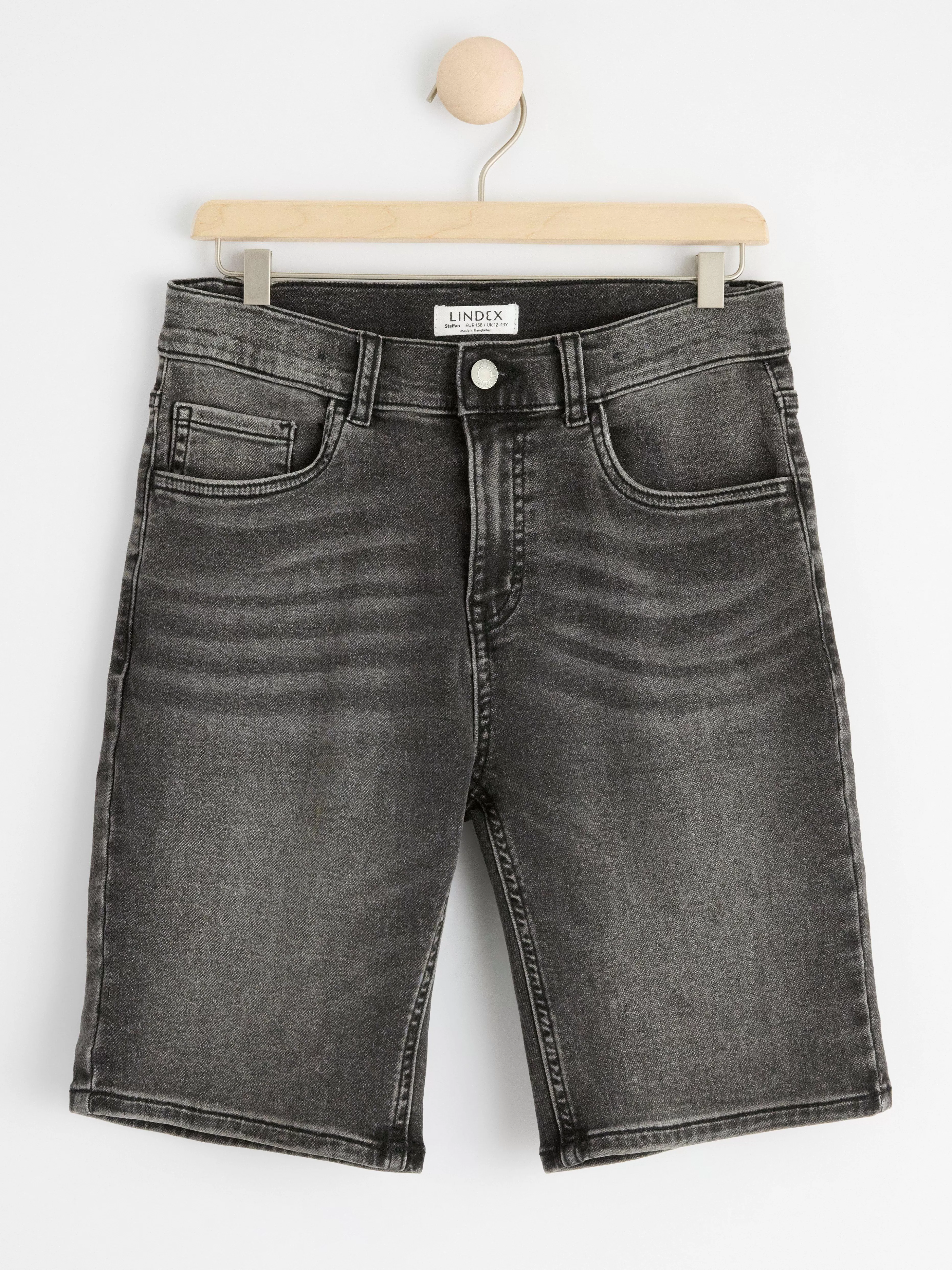 Barn Lindex Stafffan Superstretchiga Shorts Med Rakt Ben Och Normalhog Midja