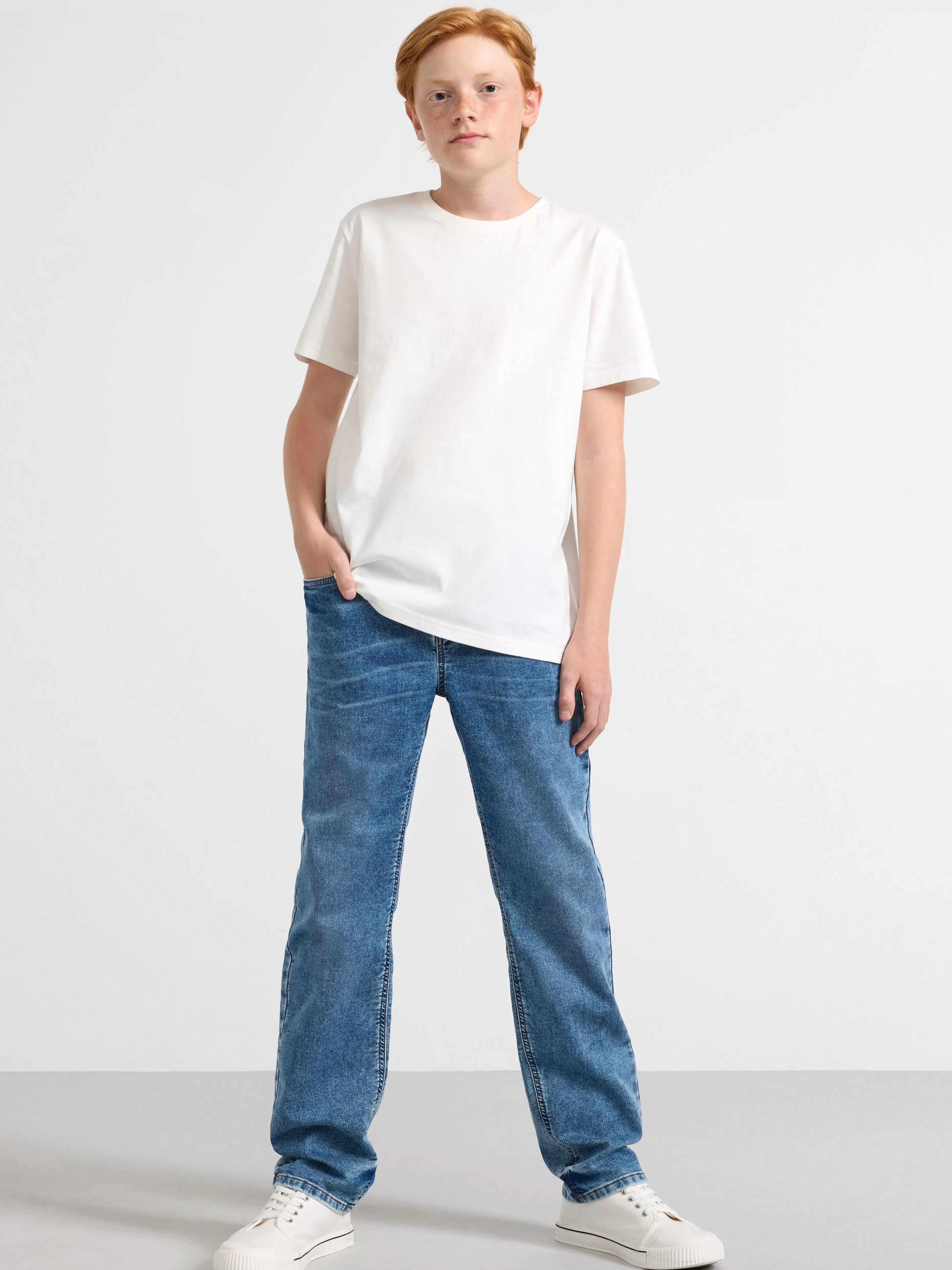 Barn Lindex Sture/Staffan Jeans I Trika Med Rakt Ben Och Normalhog Midja