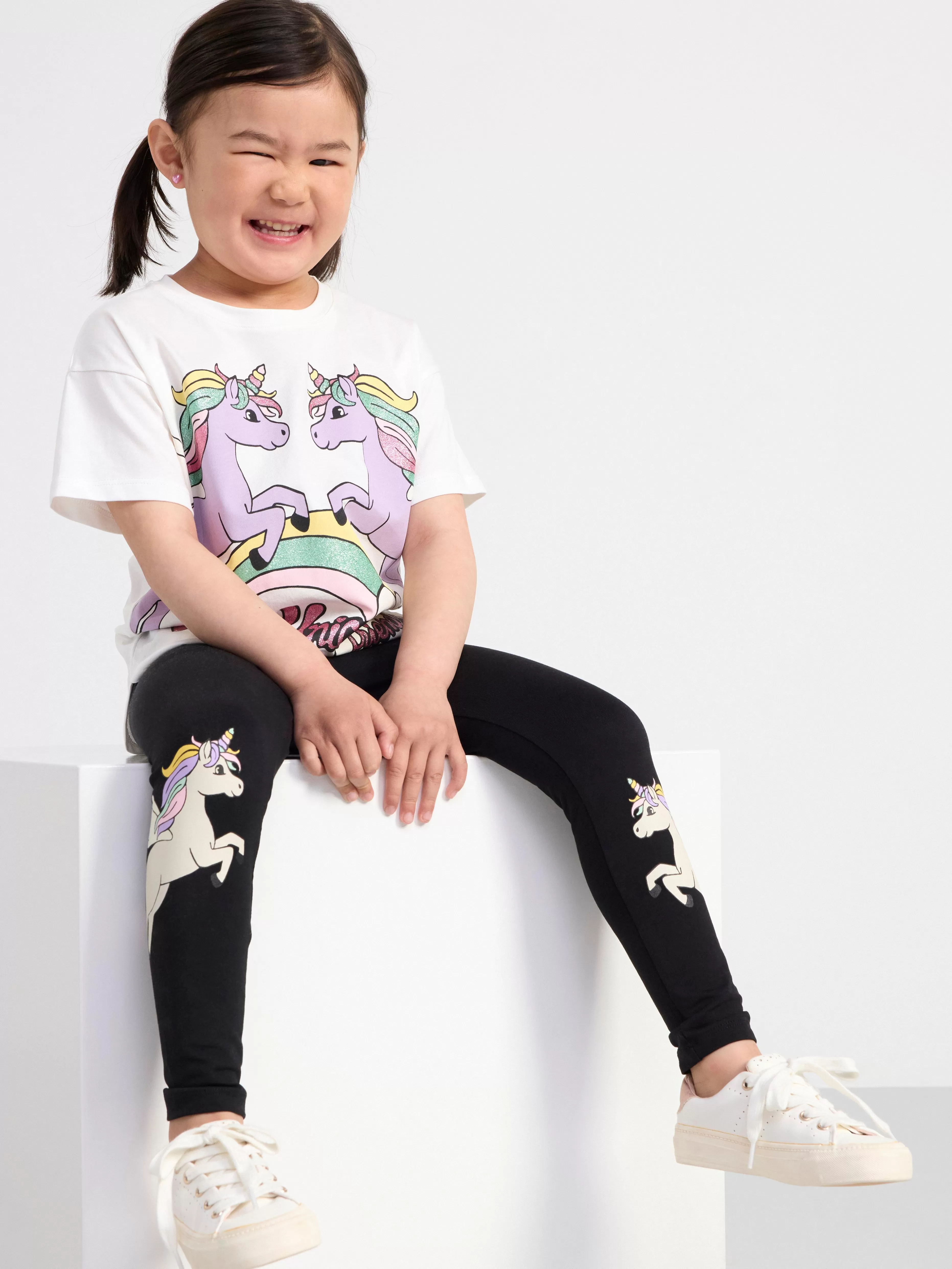Barn Lindex T Shirt I Oversize Modell Med Enhorningar